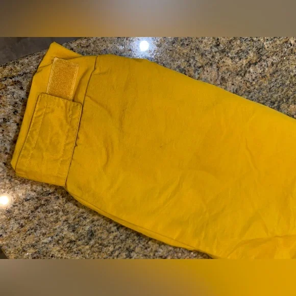 Cabelas yellow jacket size medium - Picture 7 of 12